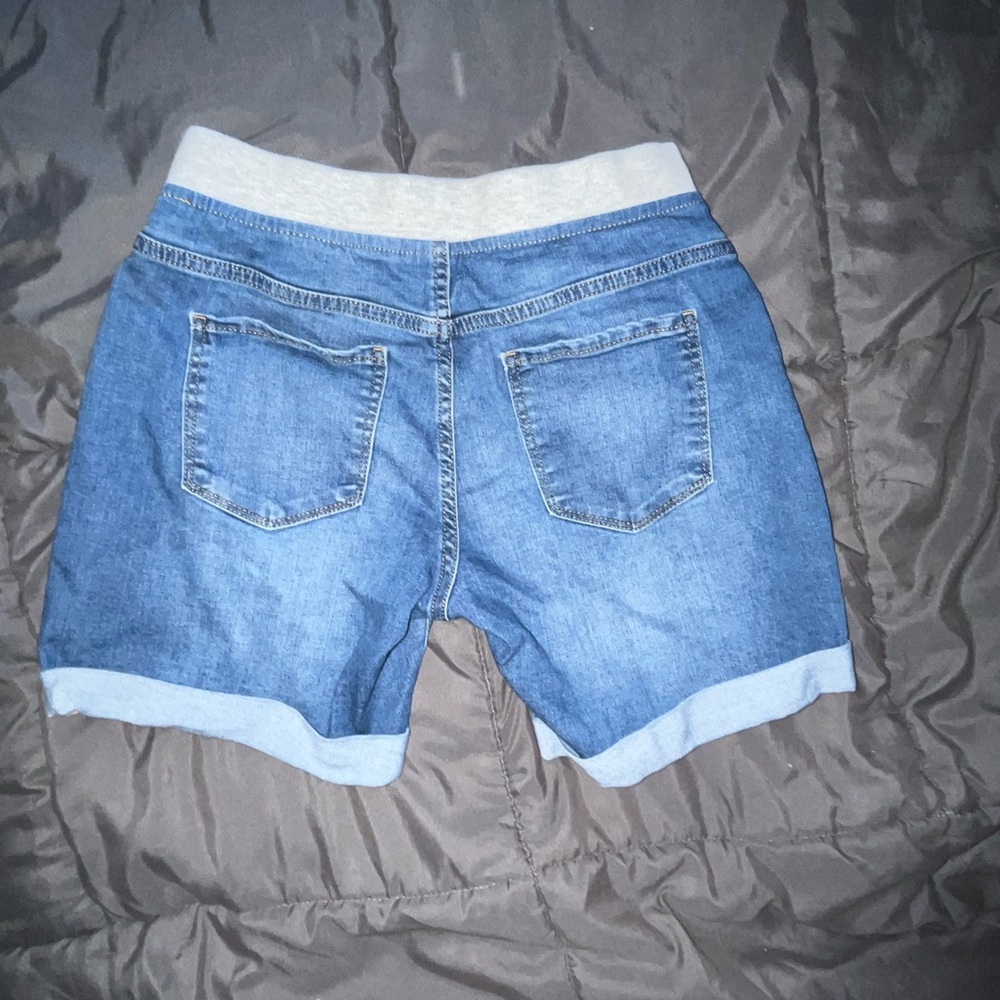Jegging Shorts | Material is stretchy